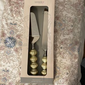 Wedding cake server set